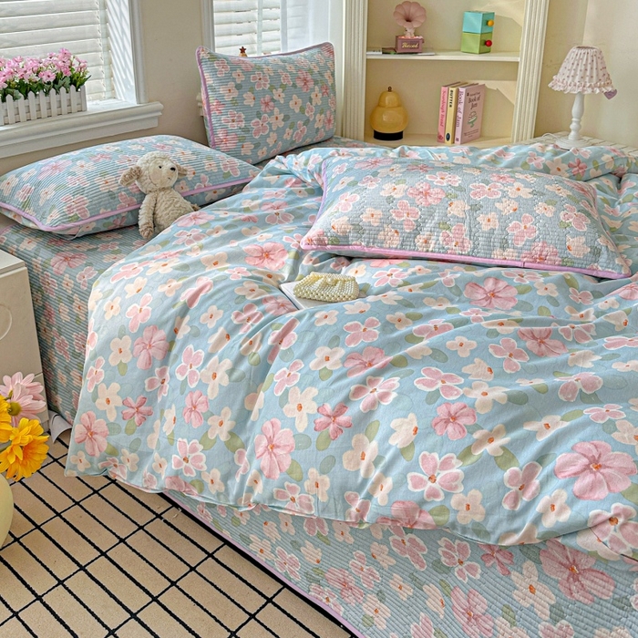 91家纺网 家纺一手货源 找家纺 文黛家居 2026新款全棉夹棉印花床盖四件套【支持定做】 花香四溢