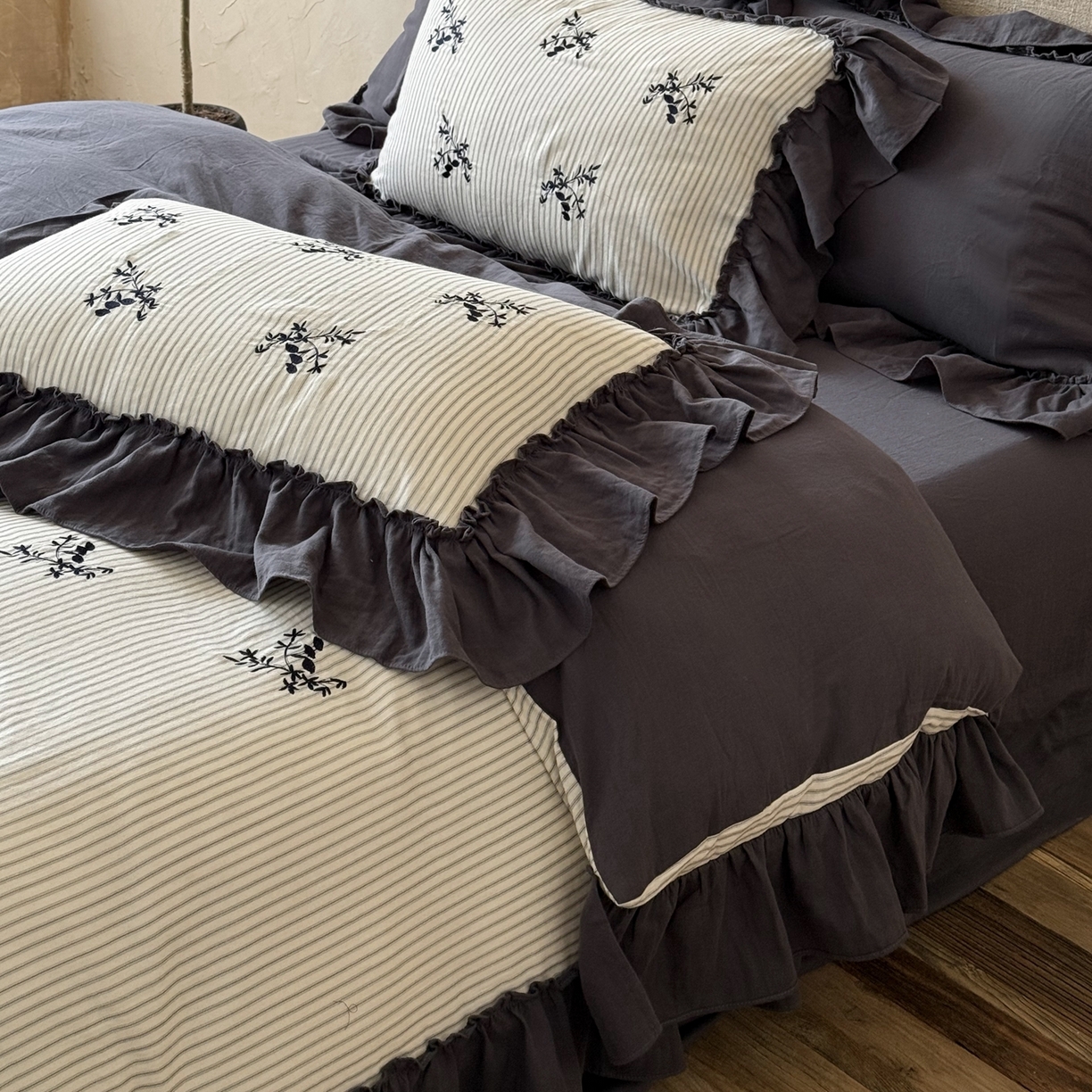 91家纺网 家纺一手货源 找家纺 （总）佳汐蓝家纺 2026新款双层皱皱纱四件套-小杏芙