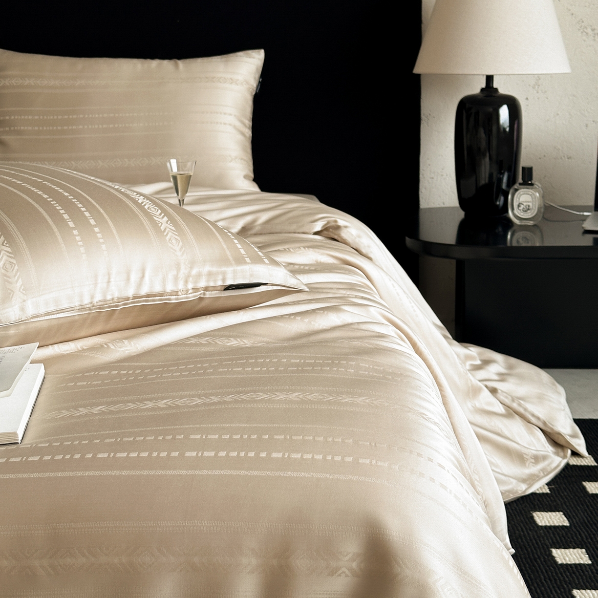 91家纺网 家纺一手货源 找家纺 三味舒屋 2026新款60s天丝丝韵提花系列四件套 丝韵浅金