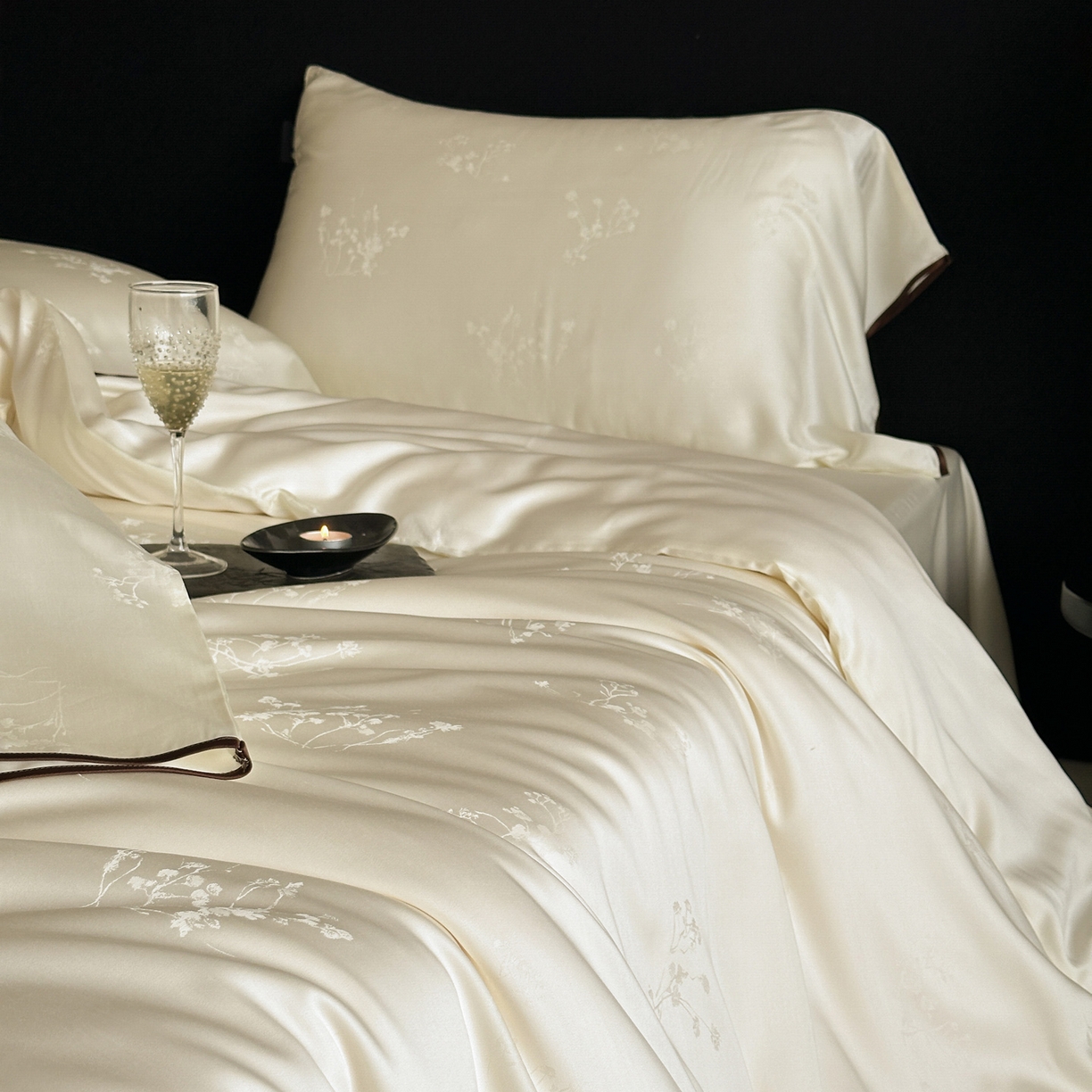 91家纺网 家纺一手货源 找家纺 三味舒屋 2026新款60s天丝月云歌提花四件套 月云歌珍珠白