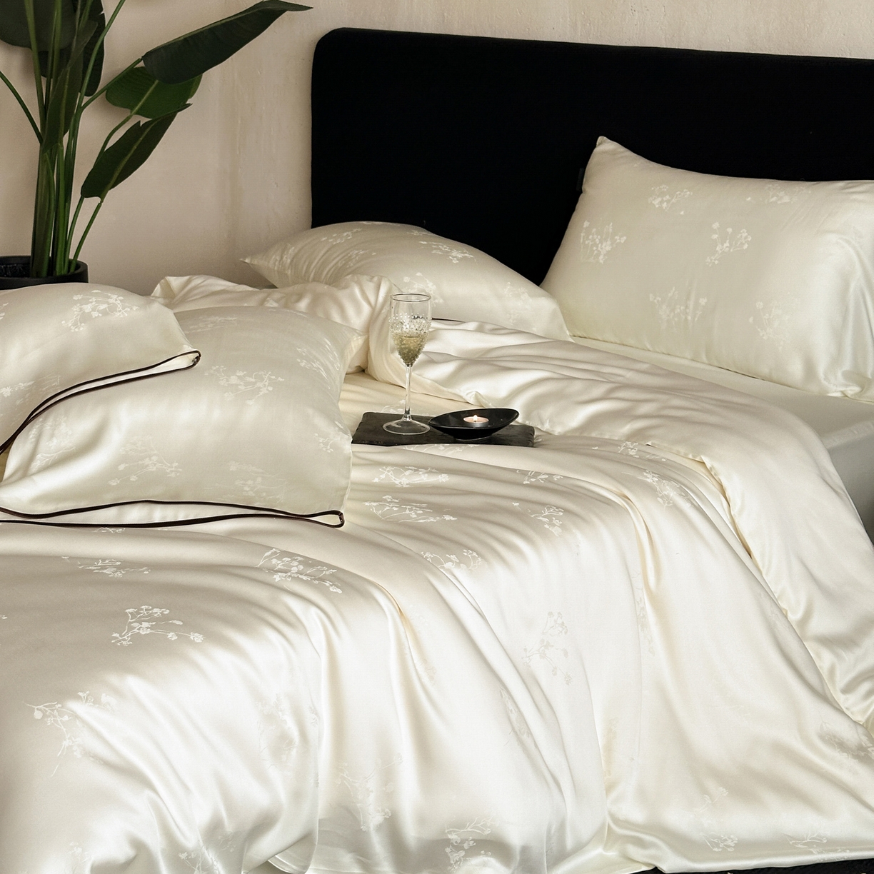 91家纺网 家纺一手货源 找家纺 三味舒屋 2026新款60s天丝月云歌提花四件套 月云歌珍珠白