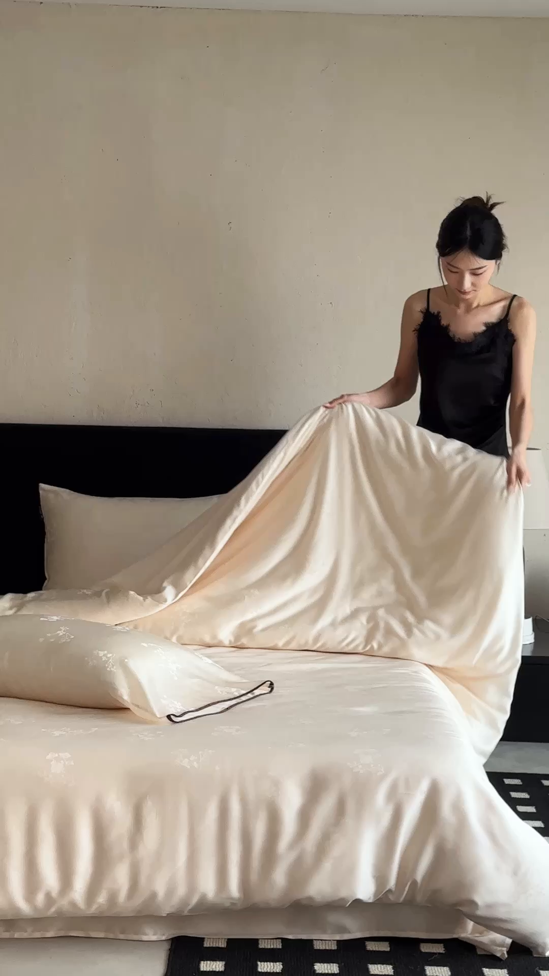 91家纺网 家纺一手货源 找家纺 三味舒屋 2026新款60s天丝月云歌提花四件套 月云歌浅金