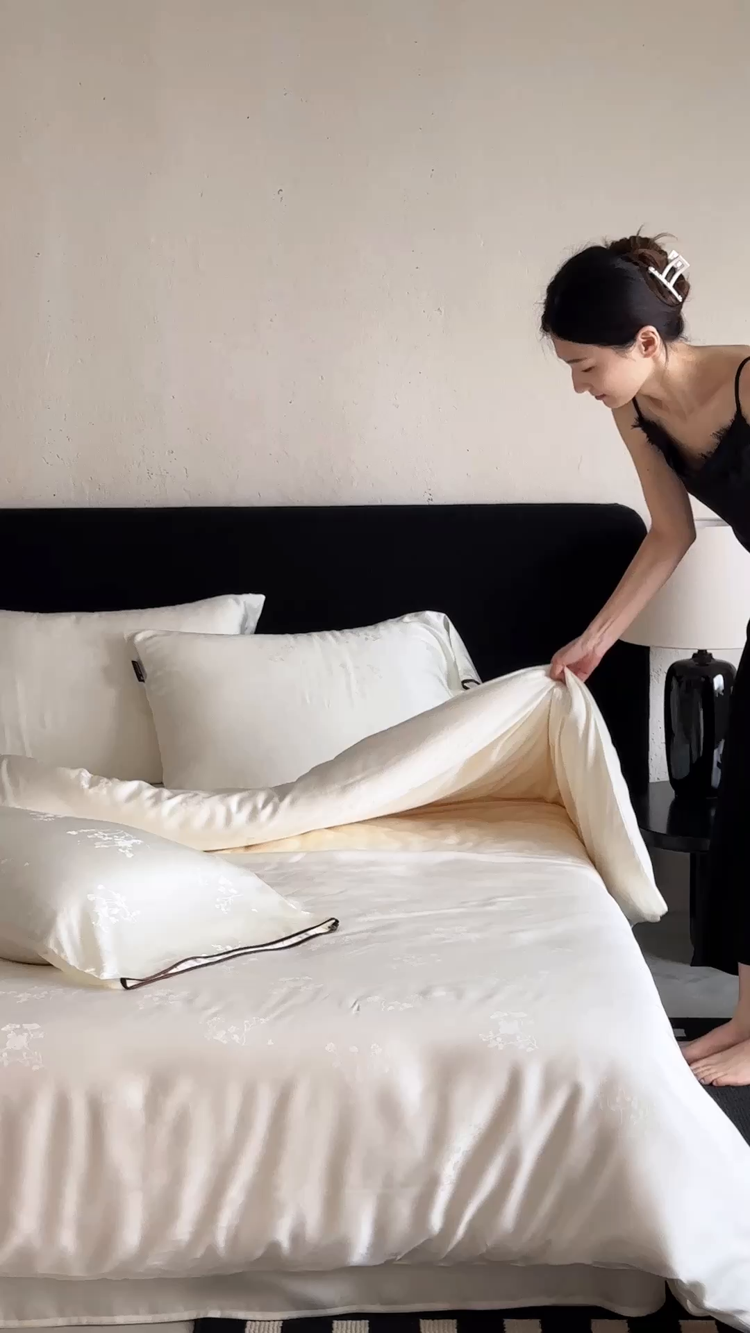 91家纺网 家纺一手货源 找家纺 三味舒屋 2026新款60s天丝月云歌提花四件套 月云歌珍珠白