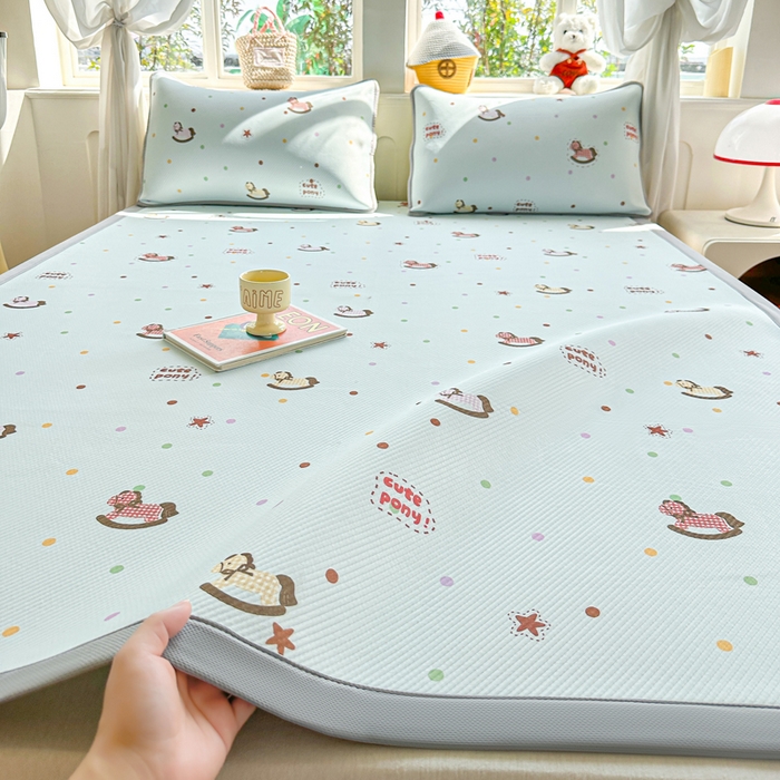 91家纺网 家纺一手货源 找家纺 优品惠 2026春夏新款冰豆豆印花凉席三件套 星点木马