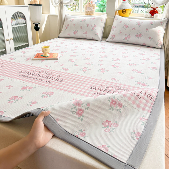 91家纺网 家纺一手货源 找家纺 优品惠 2026春夏新款冰豆豆印花凉席三件套 田园粉语