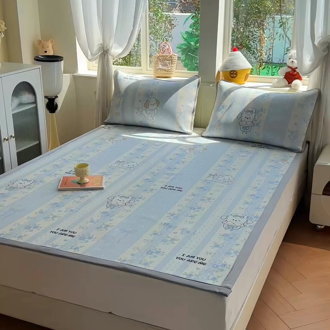 91家纺网 家纺一手货源 找家纺 优品惠 2026春夏新款冰豆豆印花凉席三件套 海盐奶狗