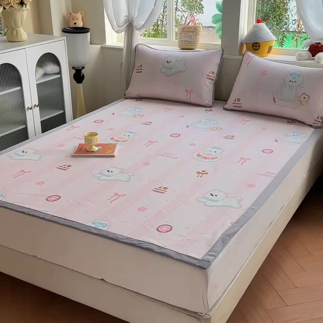 91家纺网 家纺一手货源 找家纺 优品惠 2026春夏新款冰豆豆印花凉席三件套 条纹小狗