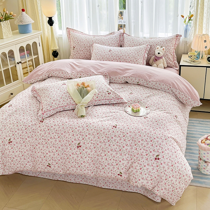 91家纺网 家纺一手货源 找家纺 美织缘家纺 2026直播爆款一字绣吊边床单款纯棉全棉四件套印花百分百（喷气高品质） 艾美-粉