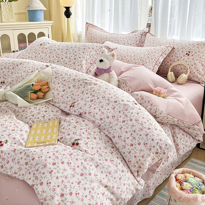 91家纺网 家纺一手货源 找家纺 美织缘家纺 2026直播爆款一字绣吊边床单款纯棉全棉四件套印花百分百（喷气高品质） 艾美-粉