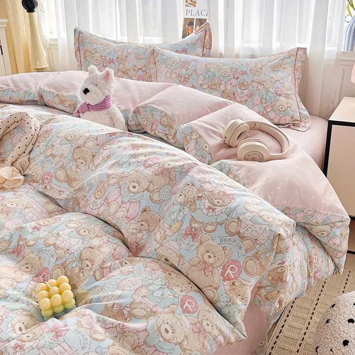 91家纺网 家纺一手货源 找家纺 美织缘家纺 2026直播爆款一字绣吊边床单款纯棉全棉四件套印花百分百（喷气高品质） 皮皮熊-蓝