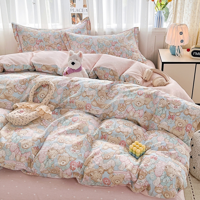 91家纺网 家纺一手货源 找家纺 美织缘家纺 2026直播爆款一字绣吊边床单款纯棉全棉四件套印花百分百（喷气高品质） 皮皮熊-蓝