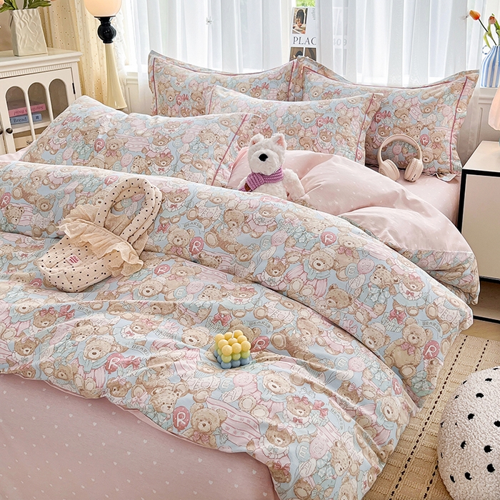 91家纺网 家纺一手货源 找家纺 美织缘家纺 2026直播爆款一字绣吊边床单款纯棉全棉四件套印花百分百（喷气高品质） 皮皮熊-蓝