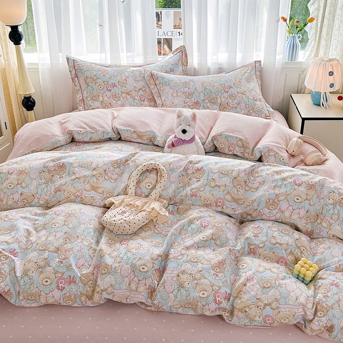 91家纺网 家纺一手货源 找家纺 美织缘家纺 2026直播爆款一字绣吊边床单款纯棉全棉四件套印花百分百（喷气高品质） 皮皮熊-蓝