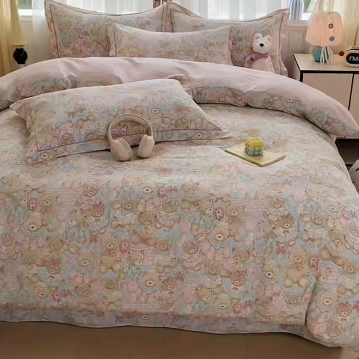 91家纺网 家纺一手货源 找家纺 美织缘家纺 2026直播爆款一字绣吊边床单款纯棉全棉四件套印花百分百（喷气高品质） 皮皮熊-蓝