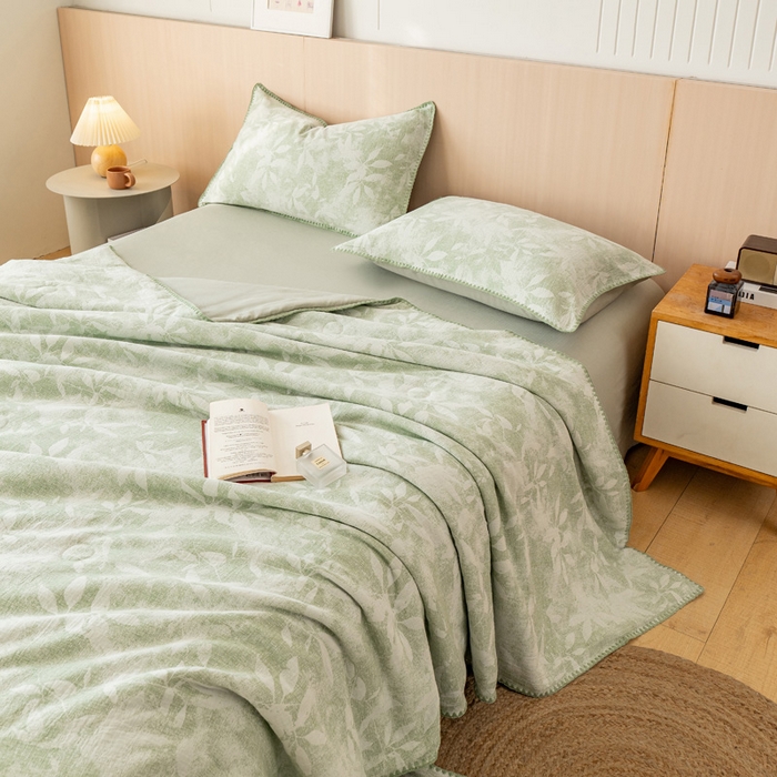 91家纺网 家纺一手货源 找家纺 鸣升家纺 2026春夏新款全棉双层纱大提花夏被夏凉被空调被 香奈花园-绿