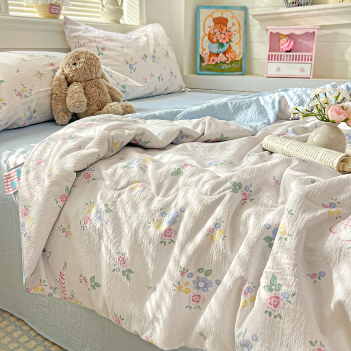 91家纺网 家纺一手货源 找家纺 花伞家居 2026新款皱皱双层纱夏被夏凉被空调被四件套 夏被-锦朵