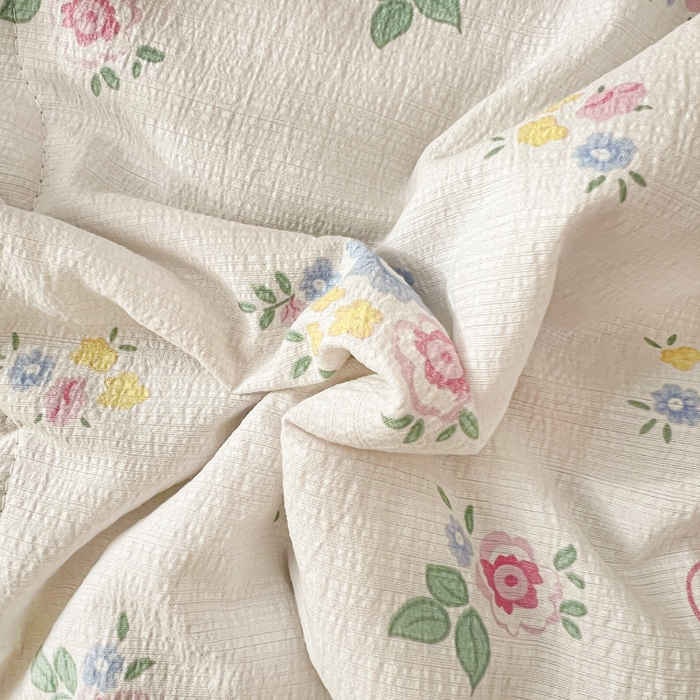 91家纺网 家纺一手货源 找家纺 花伞家居 2026新款皱皱双层纱夏被夏凉被空调被四件套 夏被-锦朵