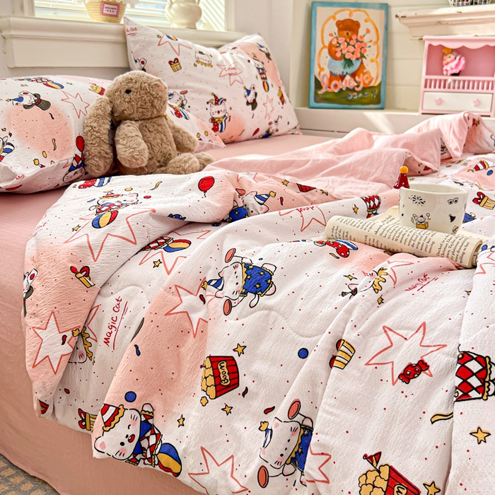 91家纺网 家纺一手货源 找家纺 花伞家居 2026新款皱皱双层纱夏被夏凉被空调被四件套 夏被-马戏团