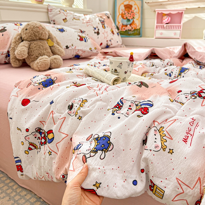 91家纺网 家纺一手货源 找家纺 花伞家居 2026新款皱皱双层纱夏被夏凉被空调被四件套 夏被-马戏团