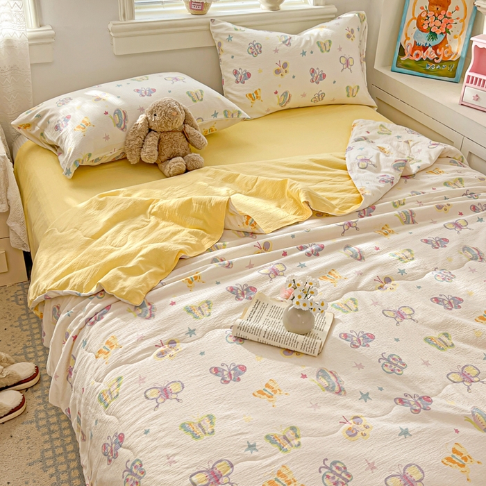 91家纺网 家纺一手货源 找家纺 花伞家居 2026新款皱皱双层纱夏被夏凉被空调被四件套 夏被-童年蝴蝶