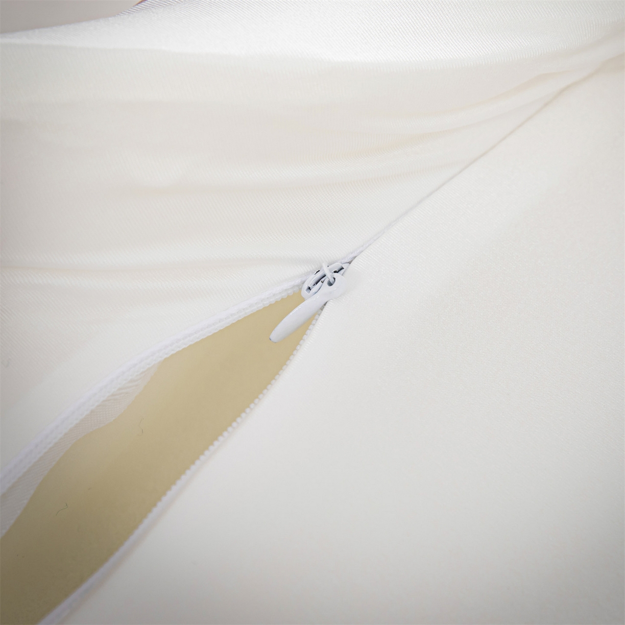 91家纺网 家纺一手货源 找家纺 麦肯锡 2026新款慢回弹云翼枕记忆枕枕头 粉色