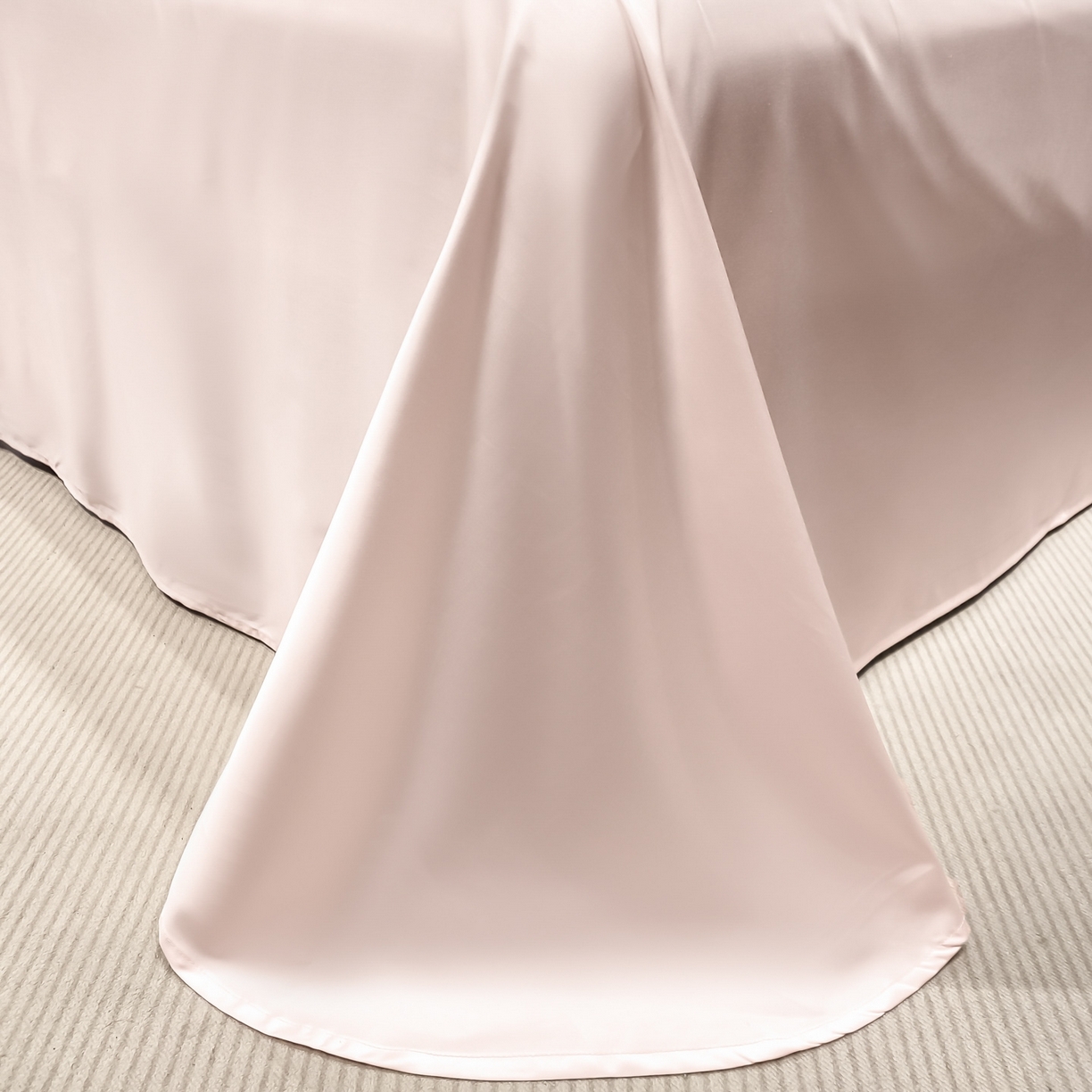 91家纺网 家纺一手货源 找家纺 新方向 2026新款刺绣A类20%蚕丝天丝棉夏被四件套-芙蝶 芙蝶-山茶粉