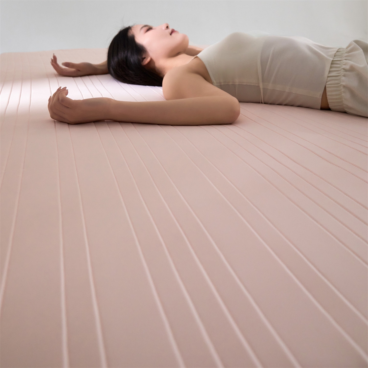 91家纺网 家纺一手货源 找家纺 头等舱 2026新款锦氨A类深睡无胶透气自然凉感床笠软凉席 软凉席-淡粉玉