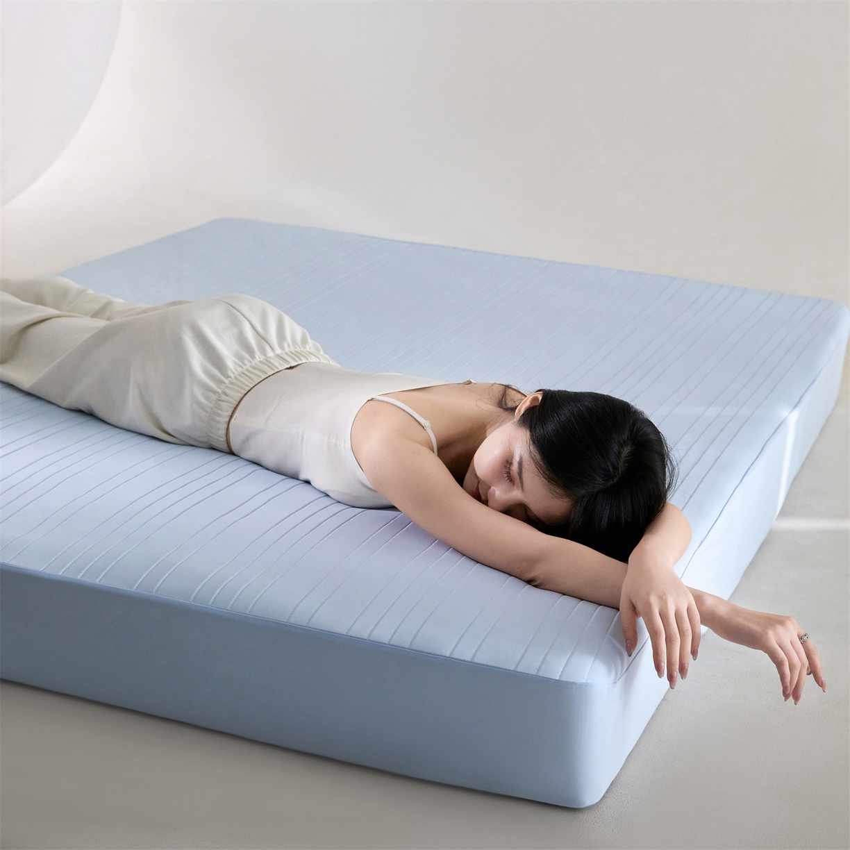 91家纺网 家纺一手货源 找家纺 头等舱 2026新款锦氨A类深睡无胶透气自然凉感床笠软凉席 软凉席-典雅蓝