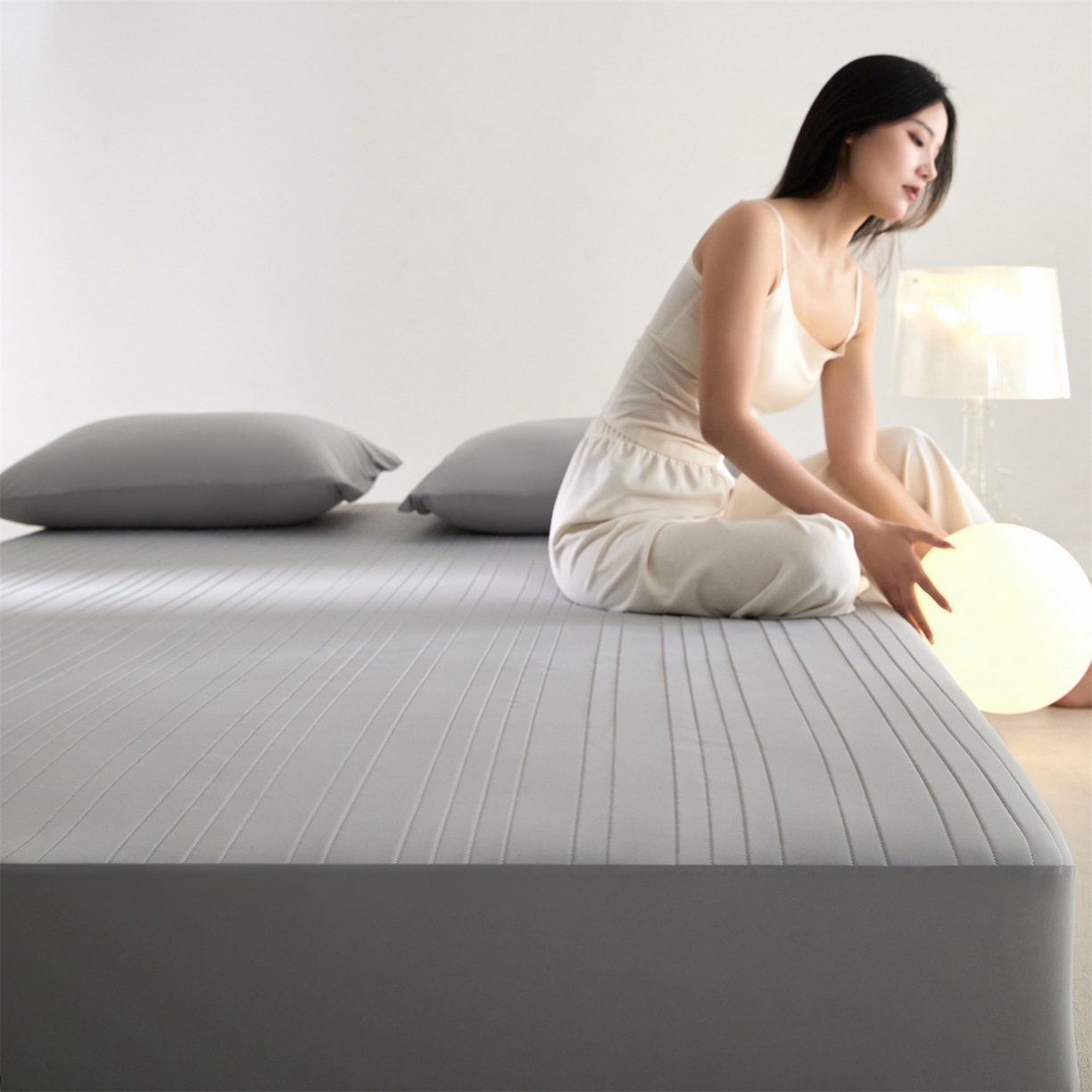 91家纺网 家纺一手货源 找家纺 头等舱 2026新款锦氨A类深睡无胶透气自然凉感床笠软凉席 软凉席-浅灰