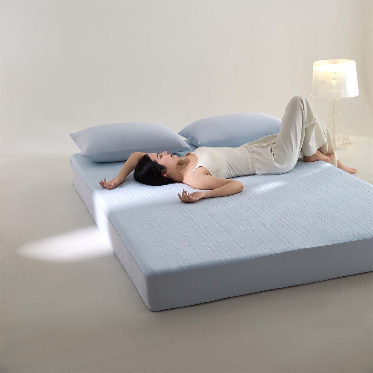 91家纺网 家纺一手货源 找家纺 头等舱 2026新款锦氨A类深睡无胶透气自然凉感床笠软凉席 软凉席-浅灰蓝