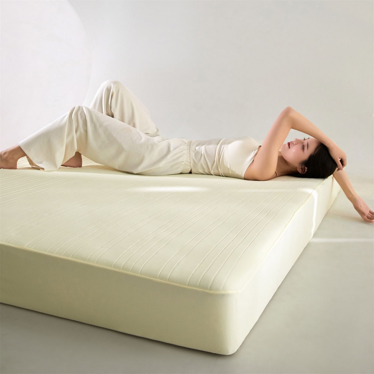 91家纺网 家纺一手货源 找家纺 头等舱 2026新款锦氨A类深睡无胶透气自然凉感床笠软凉席 软凉席-浅米黄