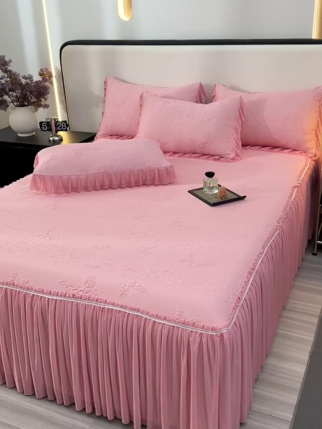 91家纺网 家纺一手货源 找家纺 星窝家纺 2026新款冰豆豆床裙款凉席 粉蝶寻香