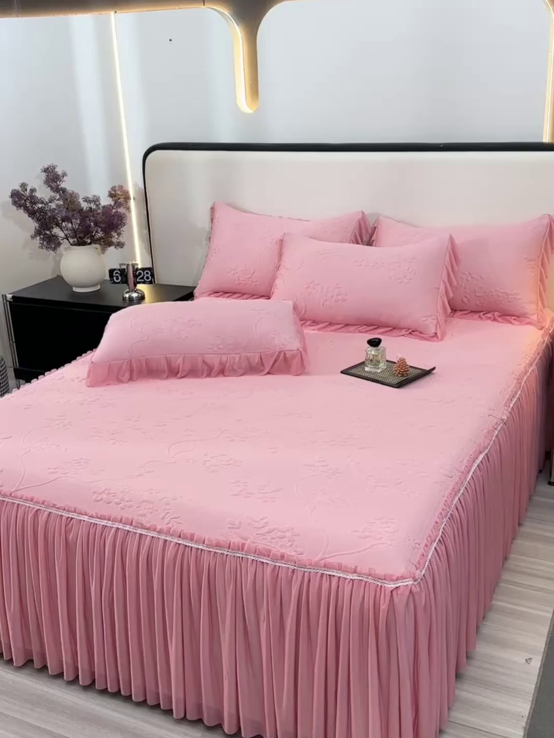 91家纺网 家纺一手货源 找家纺 星窝家纺 2026新款冰豆豆床裙款凉席 粉枝凝香