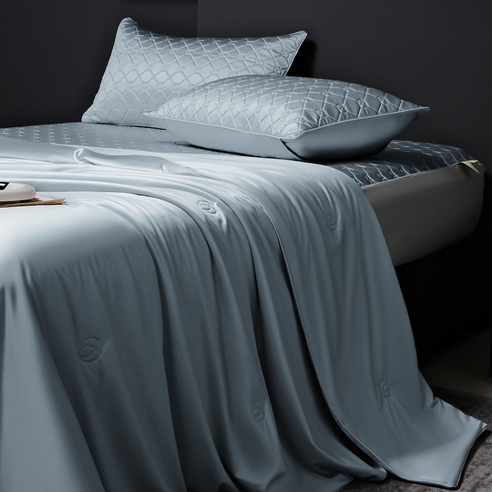 91家纺网 家纺一手货源 找家纺 阿那亚 2026新款冰萃凉感硅胶凉席三件套夏被四件套 冰月蓝