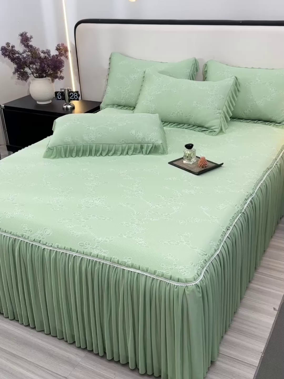 91家纺网 家纺一手货源 找家纺 星窝家纺 2026新款冰豆豆床裙款凉席 青岚梅影