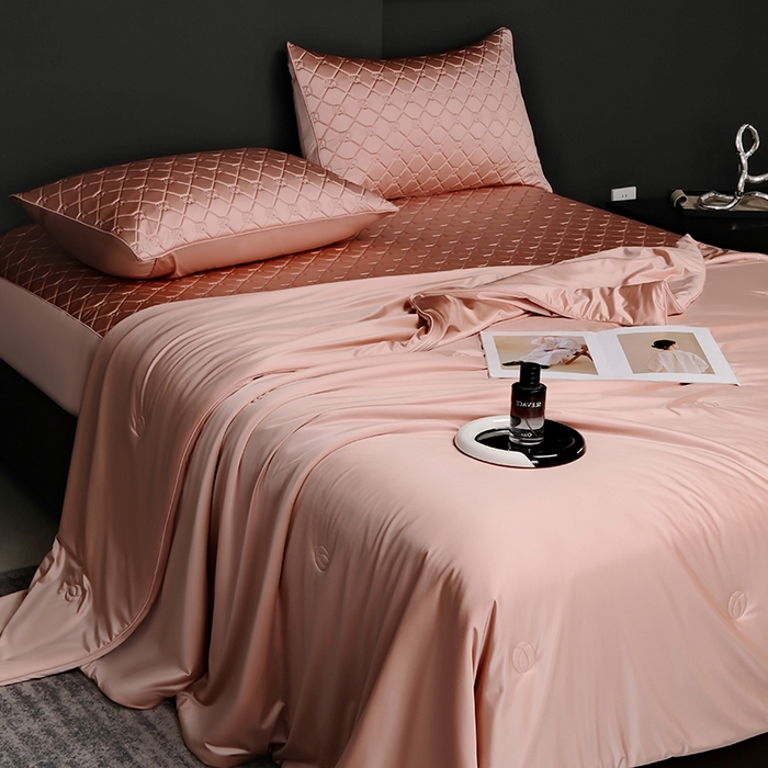 91家纺网 家纺一手货源 找家纺 阿那亚 2026新款冰萃凉感硅胶凉席三件套夏被四件套 玫瑰粉