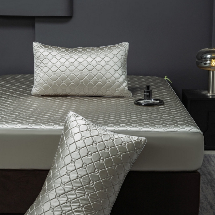 91家纺网 家纺一手货源 找家纺 阿那亚 2026新款冰萃凉感硅胶凉席三件套夏被四件套 松茶灰