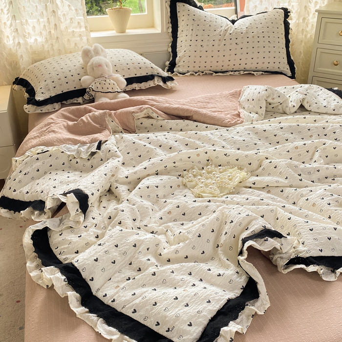 91家纺网 家纺一手货源 找家纺 大麦家纺 2025新款云感双层纱花边夏被四件套 可爱波点