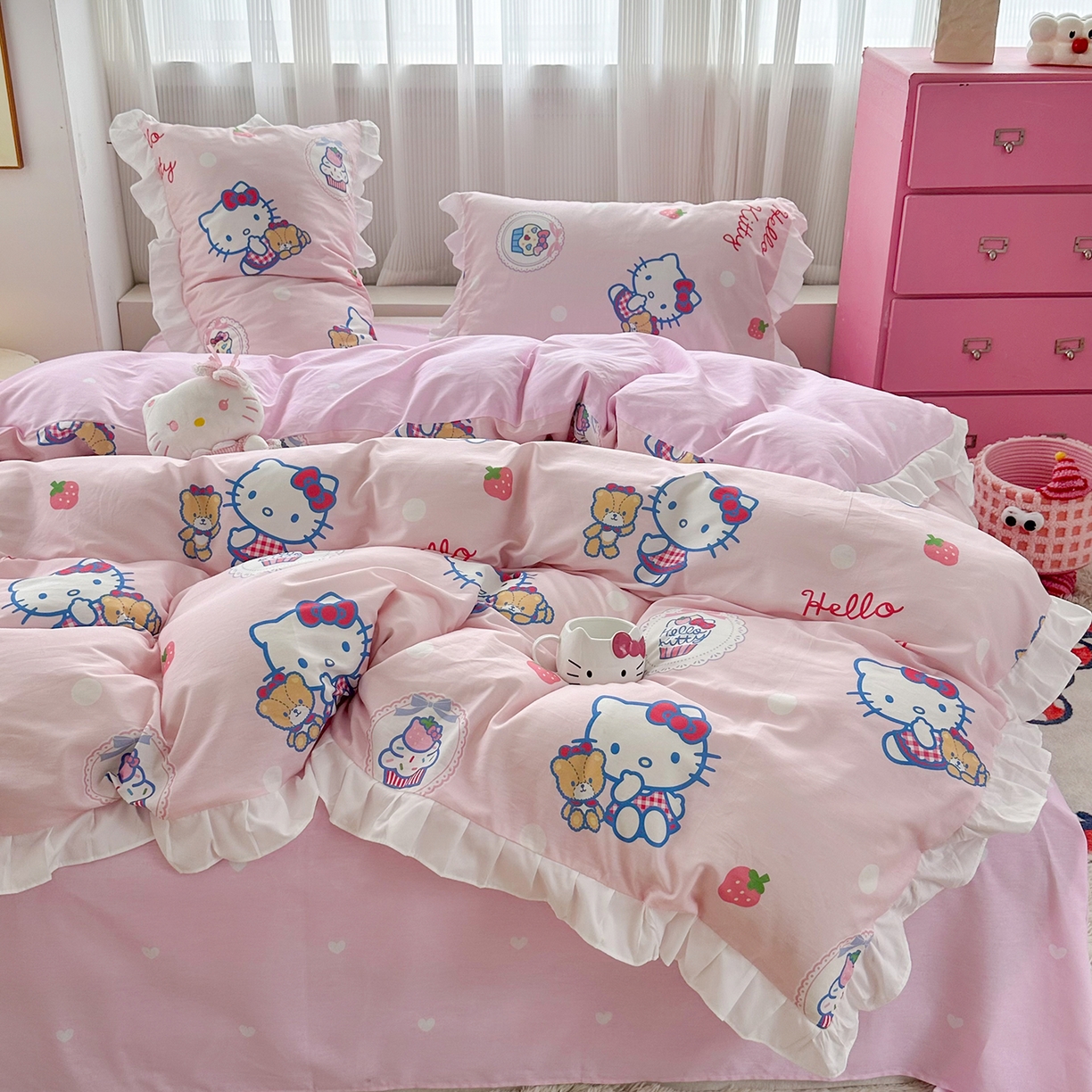 玉元坊 2026新款三丽鸥正版授权凯蒂KT猫儿童卡通全棉纯棉床单床笠床裙花边被套三四件套 KT和熊粉-白花边款