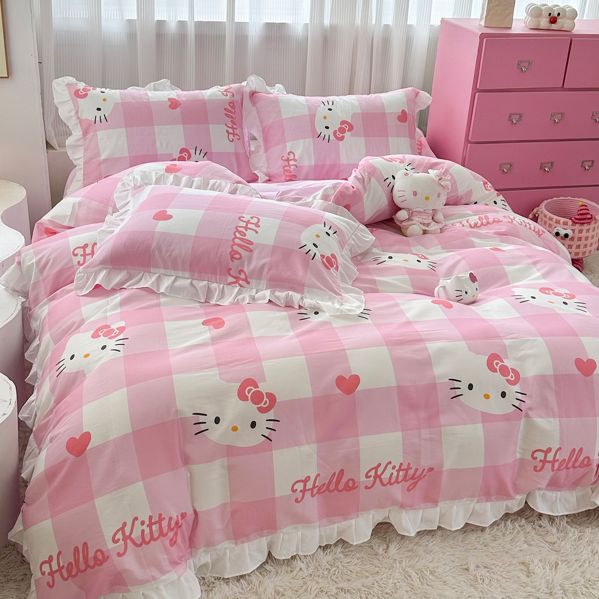 91家纺网 家纺一手货源 找家纺 玉元坊 2026新款三丽鸥正版授权凯蒂KT猫儿童卡通全棉纯棉床单床笠床裙花边被套三四件套 告白KT猫-白花边款