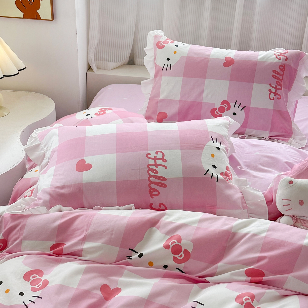 91家纺网 家纺一手货源 找家纺 玉元坊 2026新款三丽鸥正版授权凯蒂KT猫儿童卡通全棉纯棉床单床笠床裙花边被套三四件套 告白KT猫-白花边款