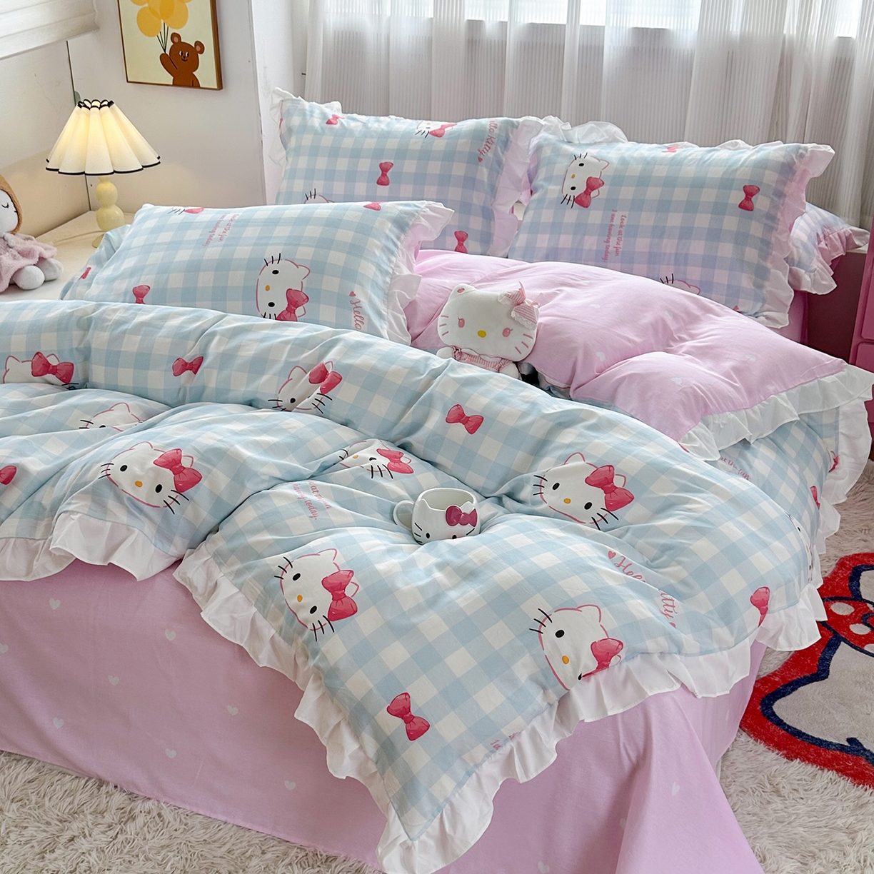 91家纺网 家纺一手货源 找家纺 玉元坊 2026新款三丽鸥正版授权凯蒂KT猫儿童卡通全棉纯棉床单床笠床裙花边被套三四件套 乖巧KT-白花边款