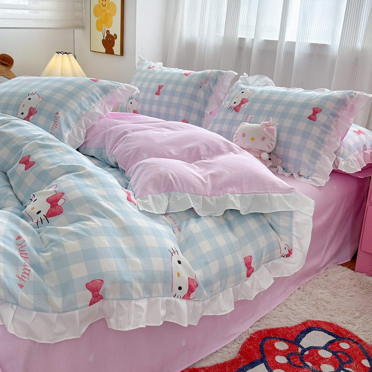 91家纺网 家纺一手货源 找家纺 玉元坊 2026新款三丽鸥正版授权凯蒂KT猫儿童卡通全棉纯棉床单床笠床裙花边被套三四件套 乖巧KT-白花边款