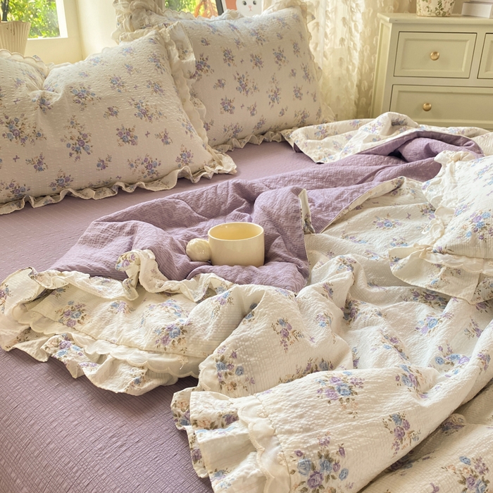 91家纺网 家纺一手货源 找家纺 大麦家纺 2025新款云感双层纱花边夏被四件套 紫色梦境
