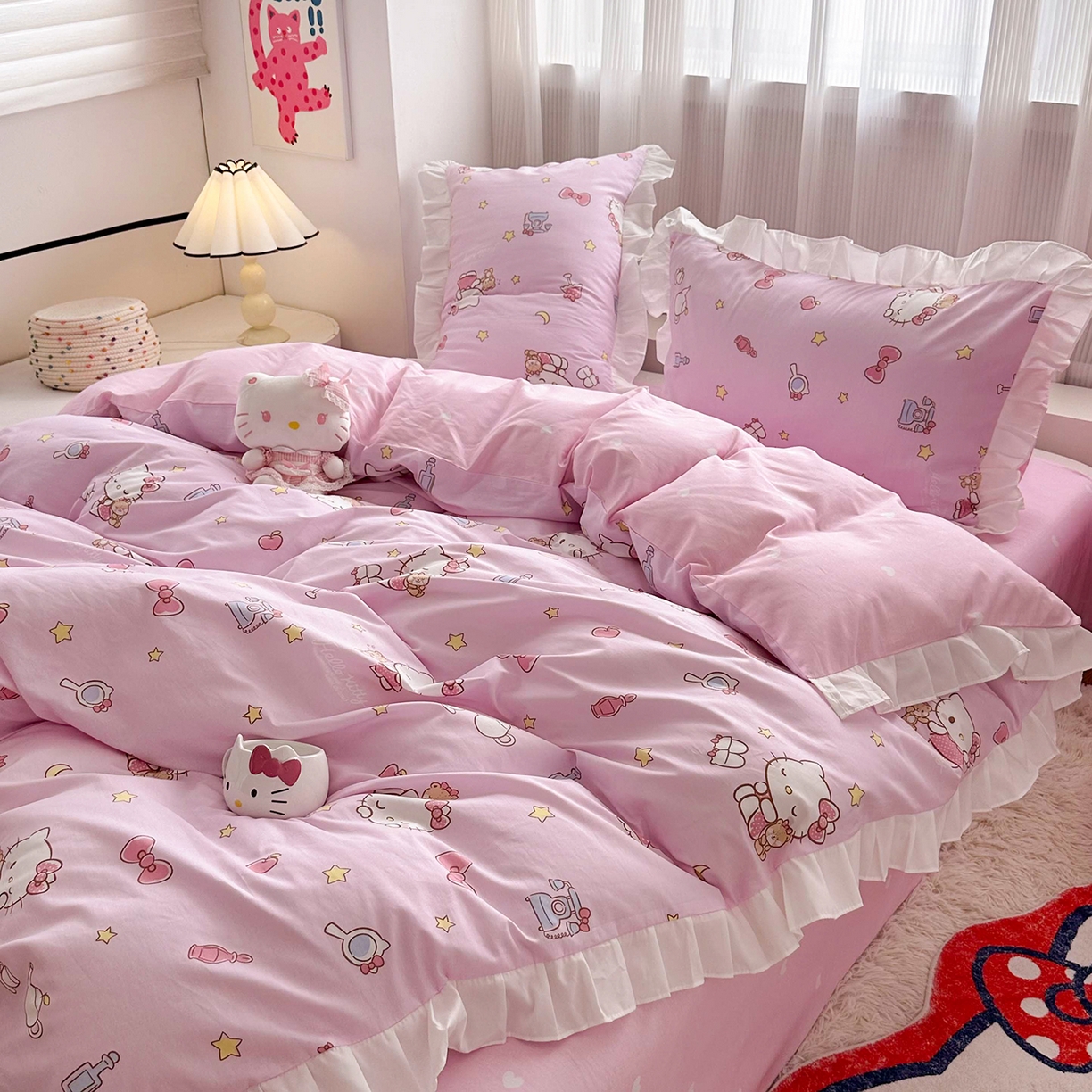 91家纺网 家纺一手货源 找家纺 玉元坊 2026新款三丽鸥正版授权凯蒂KT猫儿童卡通全棉纯棉床单床笠床裙花边被套三四件套 美美凯蒂 花边款