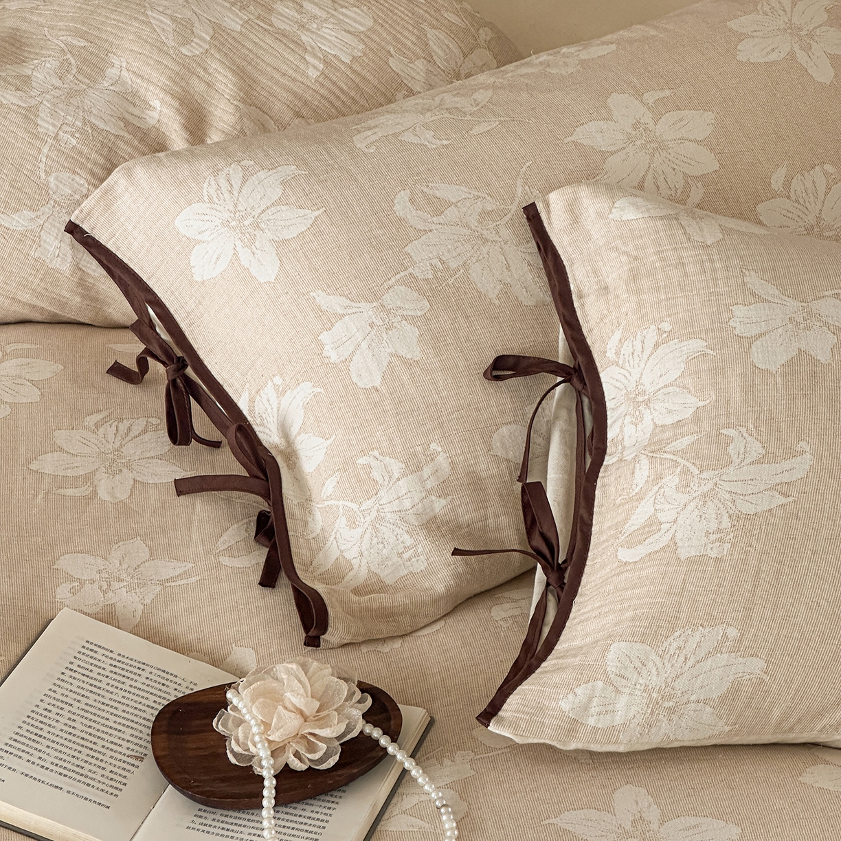 91家纺网 家纺一手货源 找家纺 爱丽丝 2026新款云树里包边系带棉麻四件套 锦禾长安