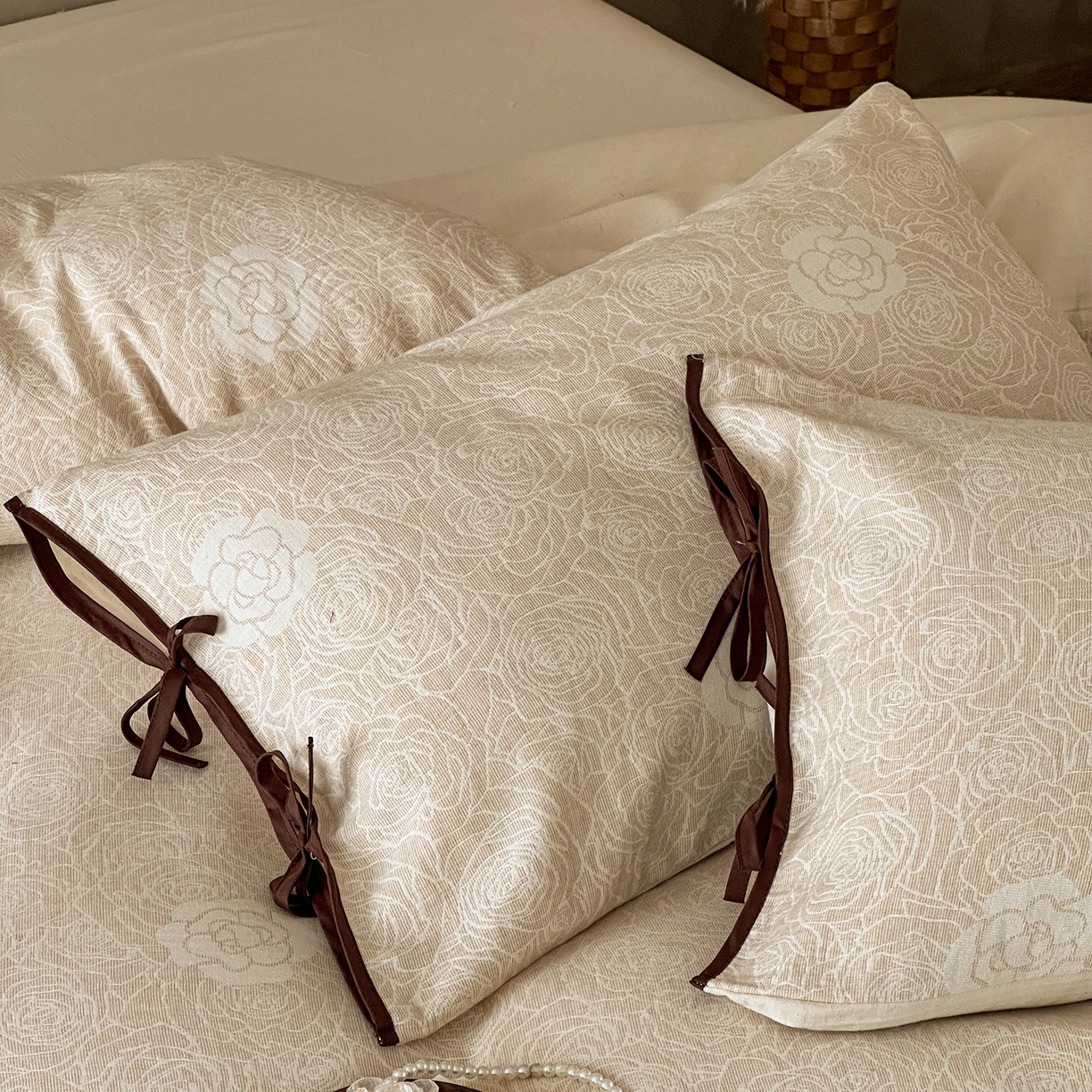 91家纺网 家纺一手货源 找家纺 爱丽丝 2026新款云树里包边系带棉麻四件套 山茶不芜