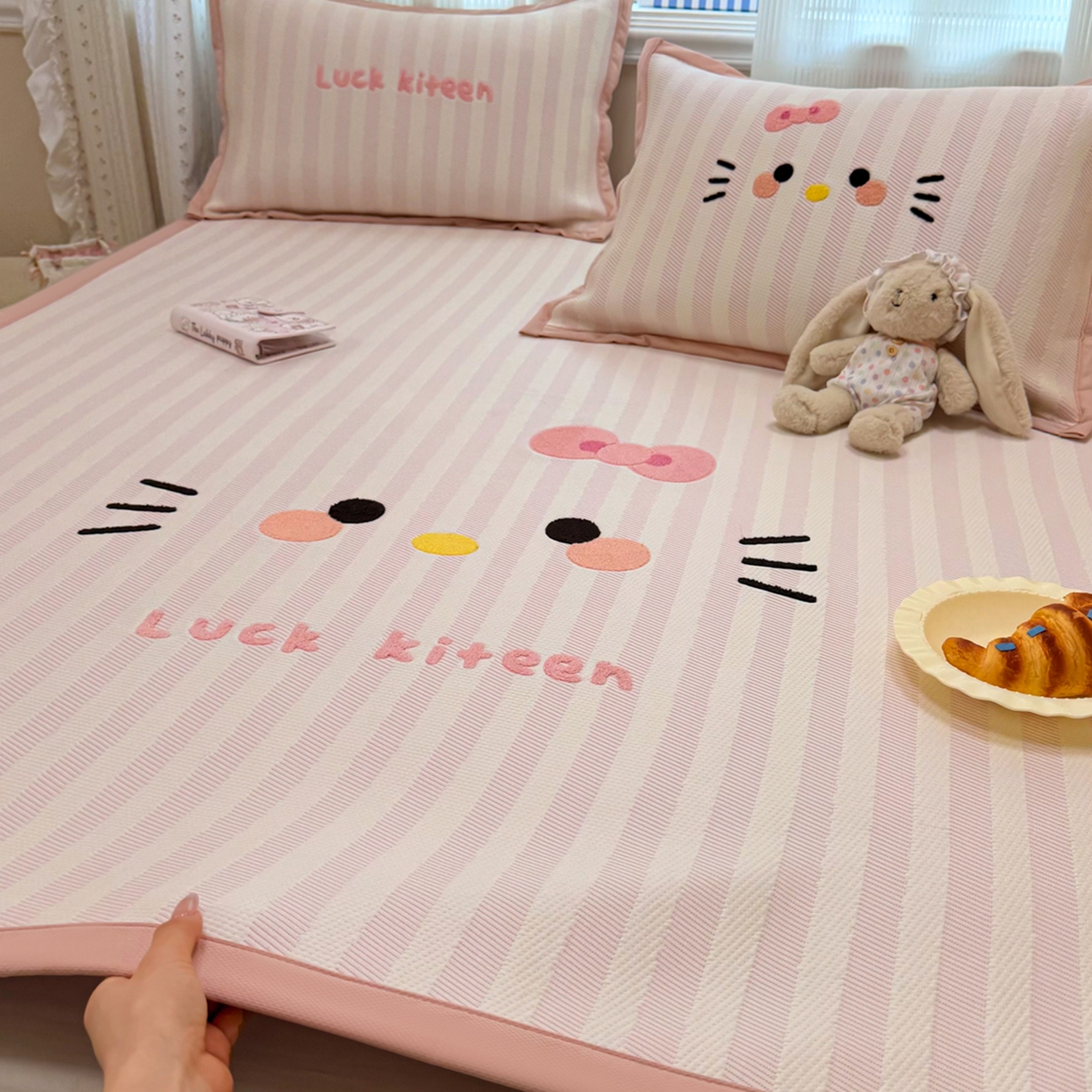 91家纺网 家纺一手货源 找家纺 懒猫家纺 2025新款羊羔绒刺绣四件套系列 兔耳先生