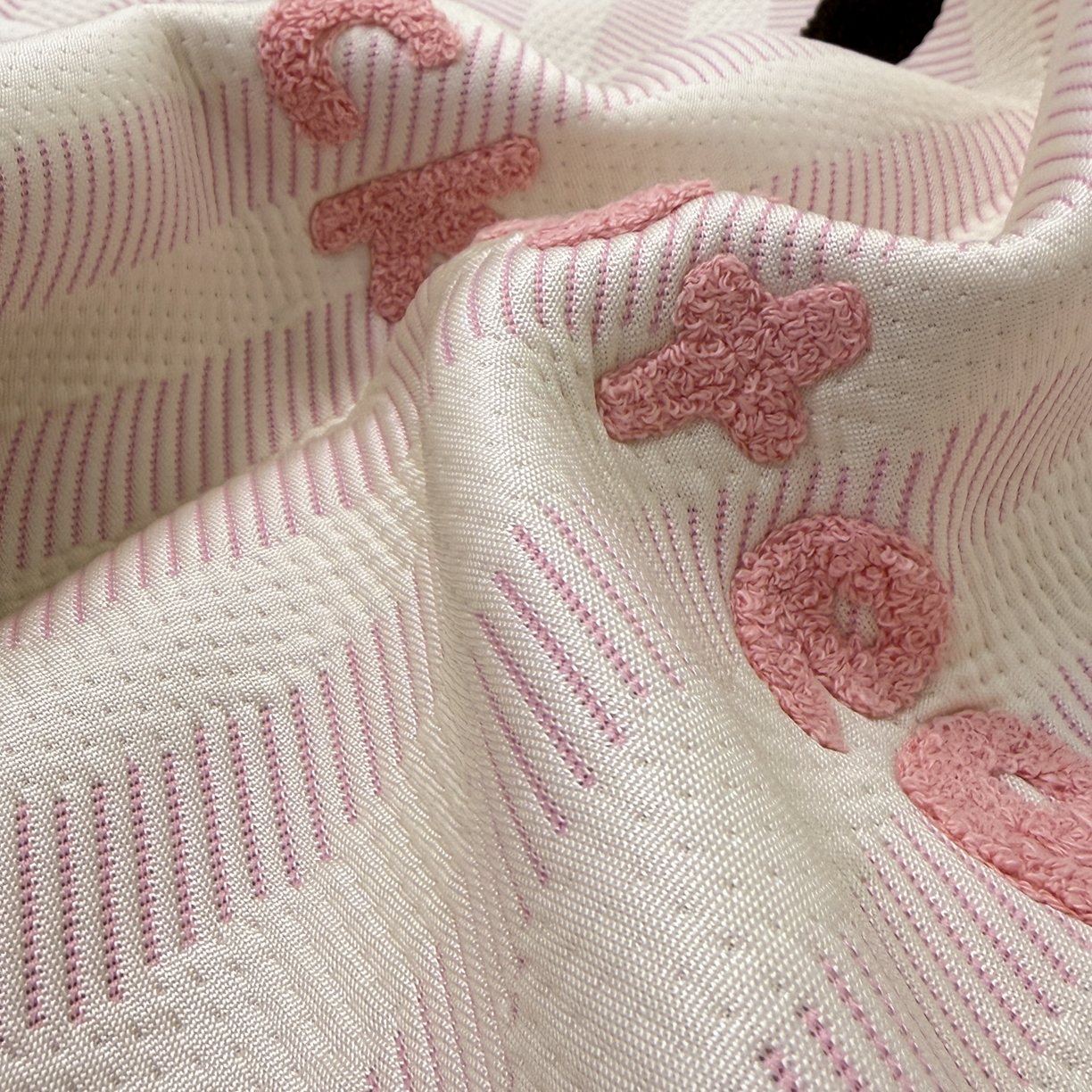 91家纺网 家纺一手货源 找家纺 （总）懒猫家纺 2026新款好运猫毛巾绣PE凉感中分子床席床笠凉席席子