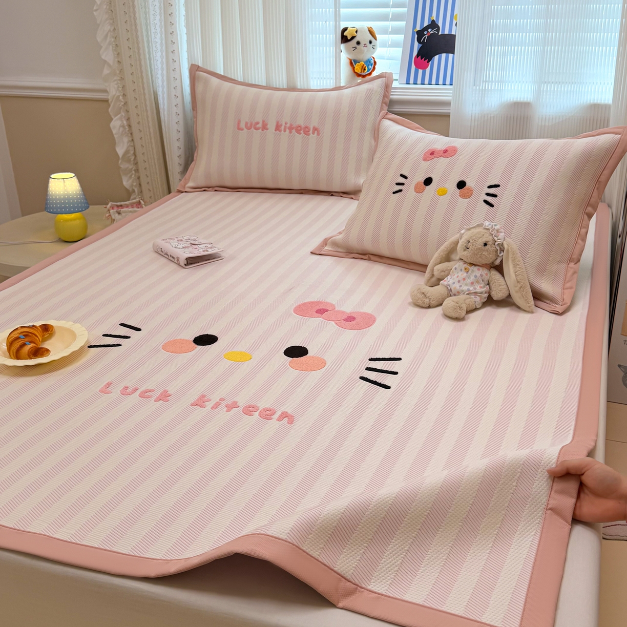 91家纺网 家纺一手货源 找家纺 （总）懒猫家纺 2026新款好运猫毛巾绣PE凉感中分子床席床笠凉席席子